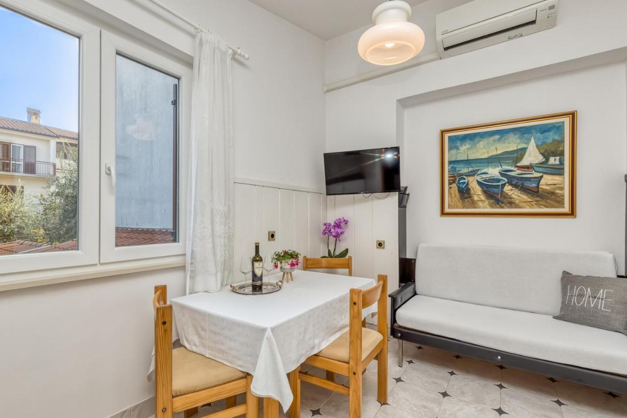 Apartment Maya